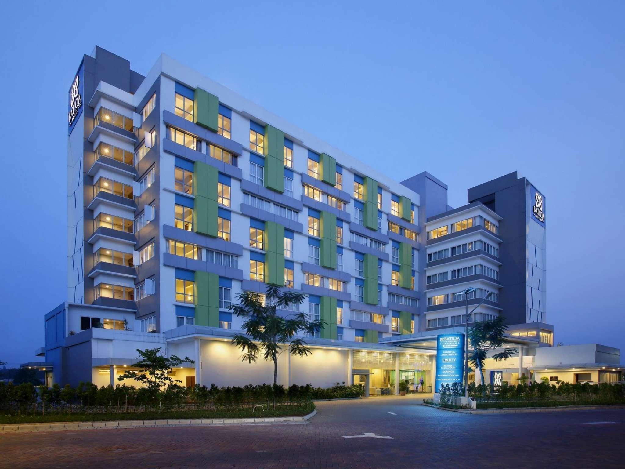 Batiqa Hotel & Apartments Karawang Exterior foto
