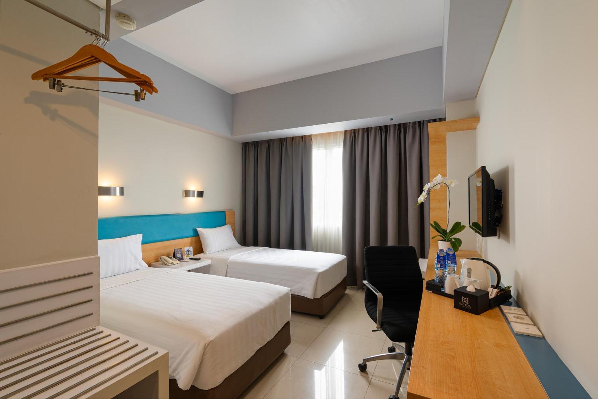 Batiqa Hotel & Apartments Karawang Exterior foto